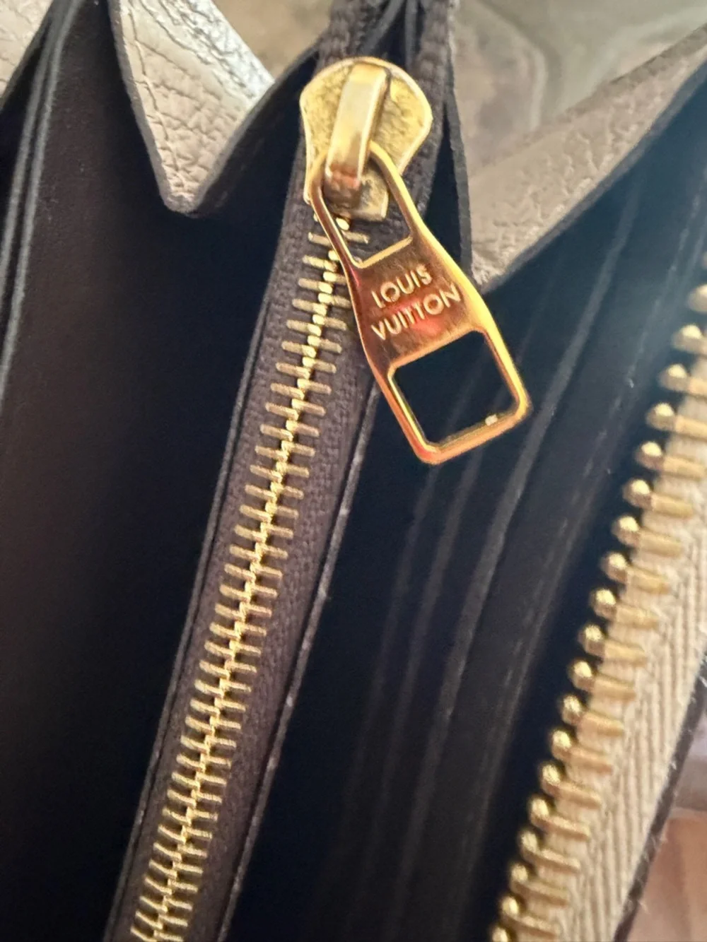 Louis Vuitton Comete Zip Around Wallet Taurillon Leather Taupe Gray M63104 - Picture 13 of 15